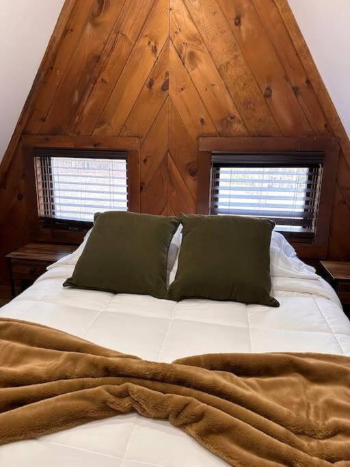New! Cozy & Modern A-Frame In The Woods W/Hot Tub Villa Tamworth Eksteriør bilde