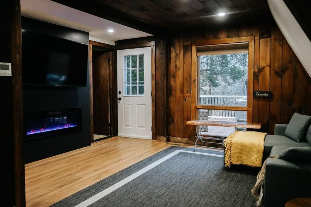 New! Cozy & Modern A-Frame In The Woods W/Hot Tub Villa Tamworth Eksteriør bilde