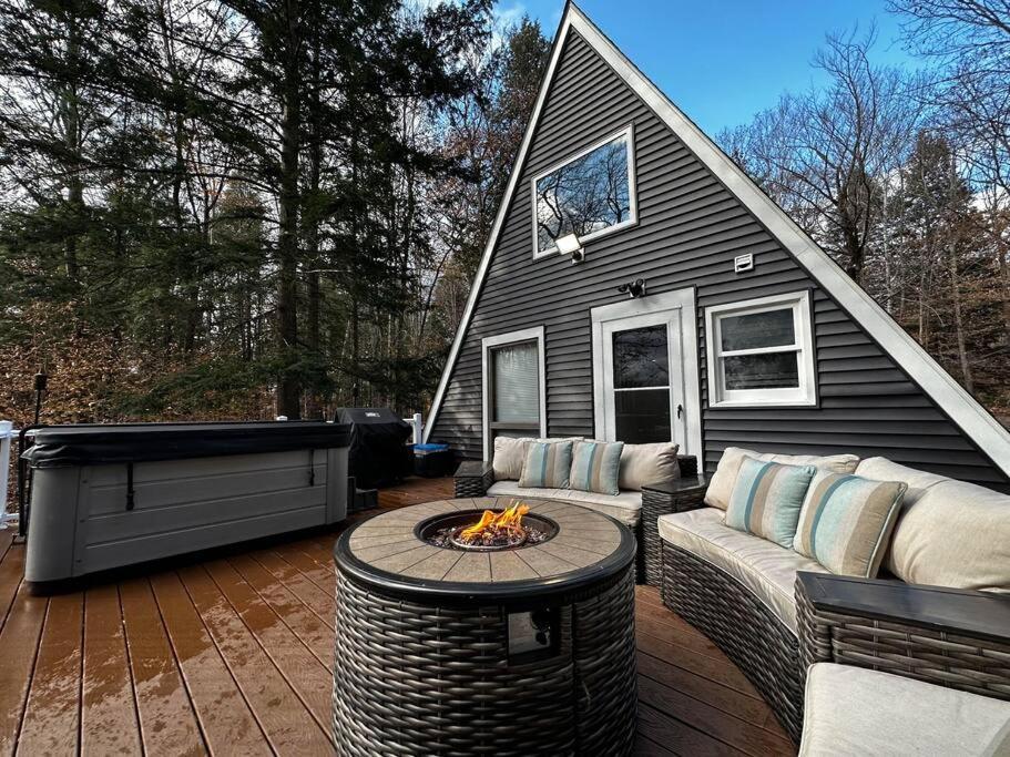 New! Cozy & Modern A-Frame In The Woods W/Hot Tub Villa Tamworth Eksteriør bilde